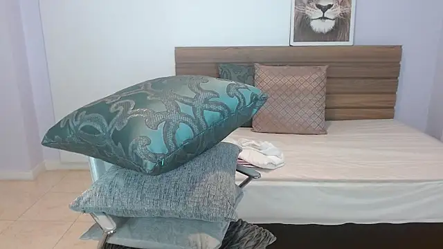 brendathompson  online show from March 2025 03:29:01 AM