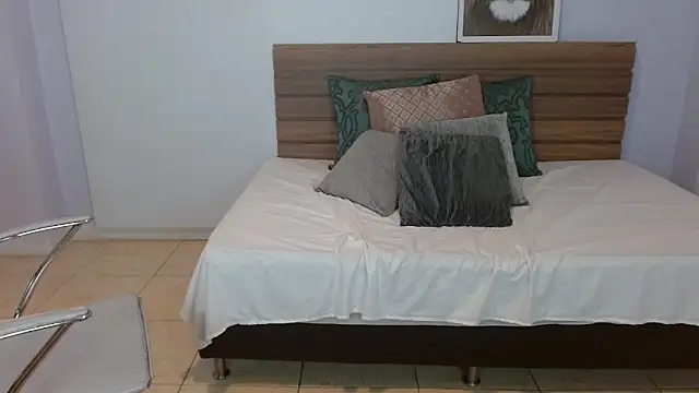 brendathompson  online show from March 2025 09:41:01 AM