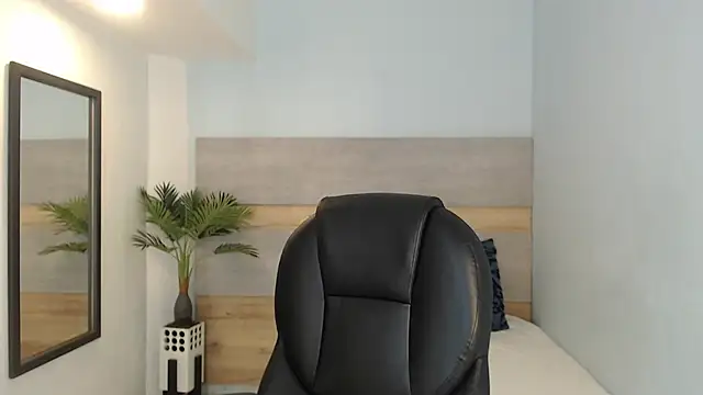 brendathompson  online show from September 2025 02:23:01 AM