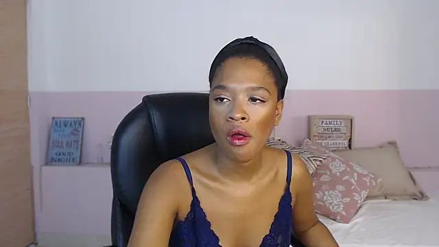 brendathompson  online show from October 2025 02:32:01 AM