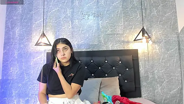 emberhodson online show from September 2025 11:00:02 AM