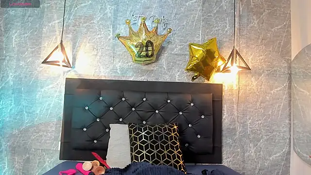 emberhodson online show from November 2025 11:27:01 AM