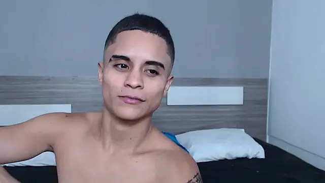 Liiamthompson online show from October 2025 10:29:01 PM