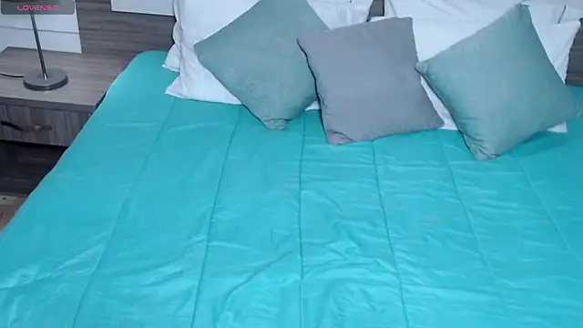 Liiamthompson online show from March 2026 06:05:02 PM