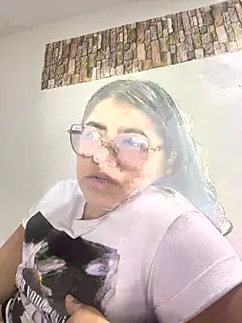 viccky vick online show from February 2025 06:26:01 PM