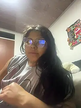 viccky vick online show from March 2025 03:29:02 AM