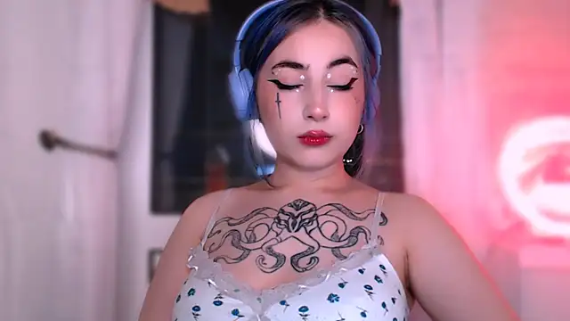 purplewitch online show from September 2025 11:07:01 PM