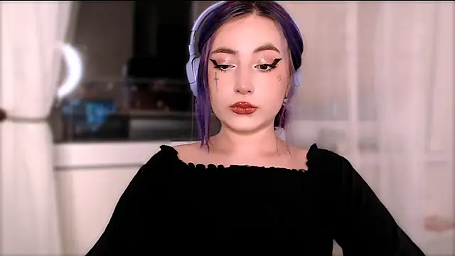 purplewitch online show from October 2025 07:36:01 PM