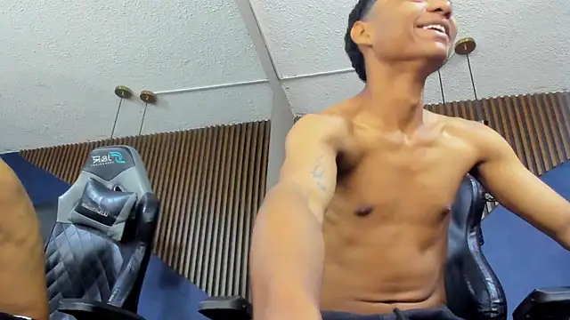 Snapshot of ErickCarmack chatting on February 2025 04:16:02 AM ErickCarmack online show from February 2025 04:16:02 AM