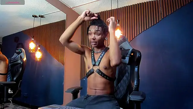 Snapshot of ErickCarmack chatting on March 2025 04:04:01 AM ErickCarmack online show from March 2025 04:04:01 AM