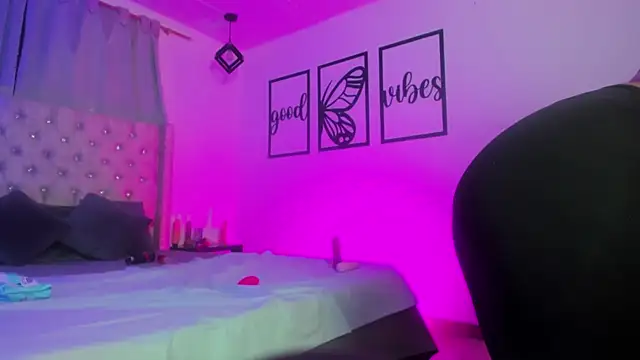 nicolee millerr online show from January 2026 01:38:02 PM