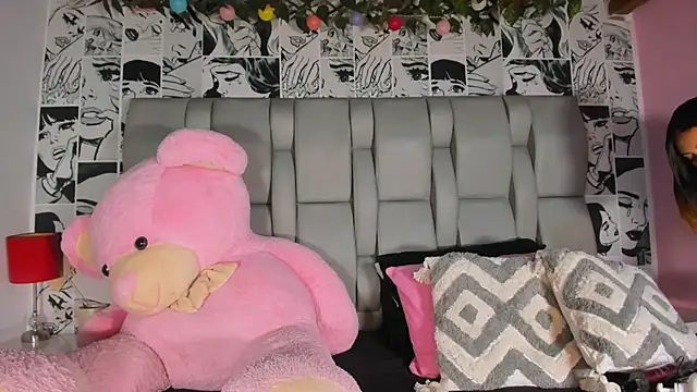 LucyRosse online show from April 2026 11:18:02 AM