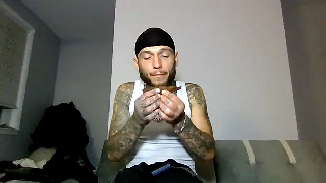 cruz815 online show from October 2025 12:33:02 AM