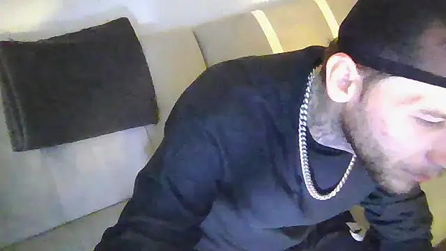 cruz815 online show from December 2025 08:49:02 PM