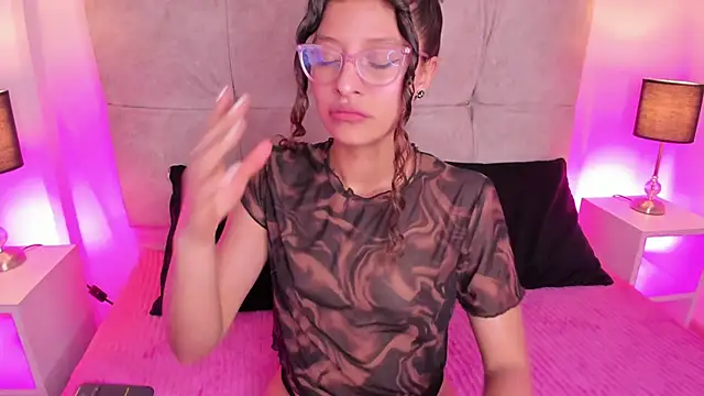 mac-sara online show from February 2025 08:09:01 PM