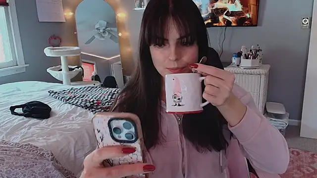 Snapshot of princesselysia chatting on February 2026 04:11:02 PM princesselysia online show from February 2026 04:11:02 PM