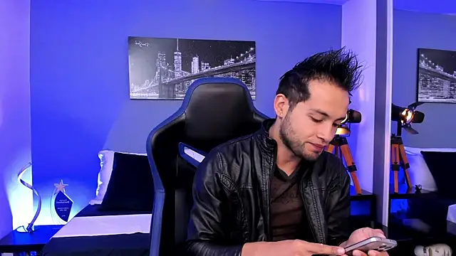 Max Conor1 online show from September 2025 11:34:02 AM