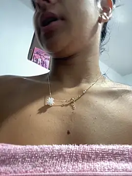 Snapshot of eva_roseee chatting on October 2025 06:27:02 PM eva roseee online show from October 2025 06:27:02 PM