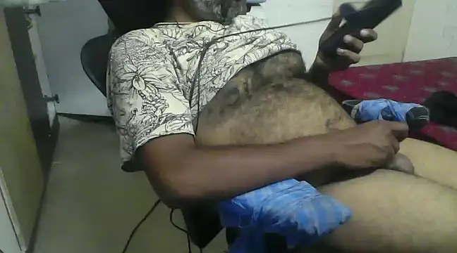 awesomeroc123 online show from March 2025 04:19:02 PM