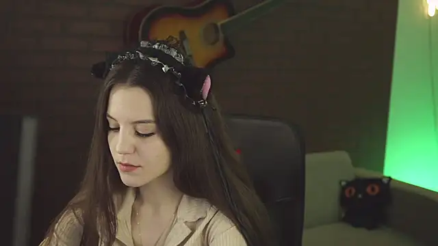 Snapshot of MilaStoyne chatting on February 2025 05:58:01 AM MilaStoyne online show from February 2025 05:58:01 AM