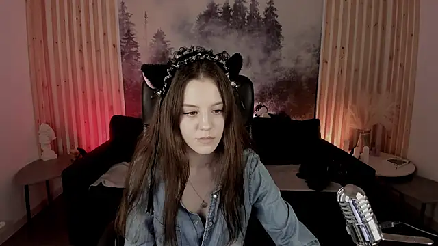 Snapshot of MilaStoyne chatting on February 2025 08:59:02 AM MilaStoyne online show from February 2025 08:59:02 AM