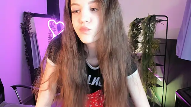 Snapshot of MilaStoyne chatting on February 2025 08:03:02 PM MilaStoyne online show from February 2025 08:03:02 PM