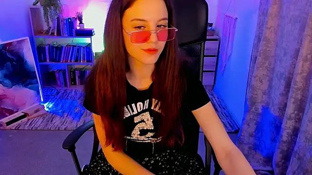 Snapshot of MilaStoyne chatting on March 2025 08:30:02 AM MilaStoyne online show from March 2025 08:30:02 AM