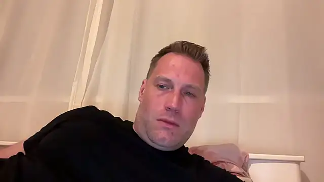 Christian87xxx online show from February 2026 06:19:01 PM