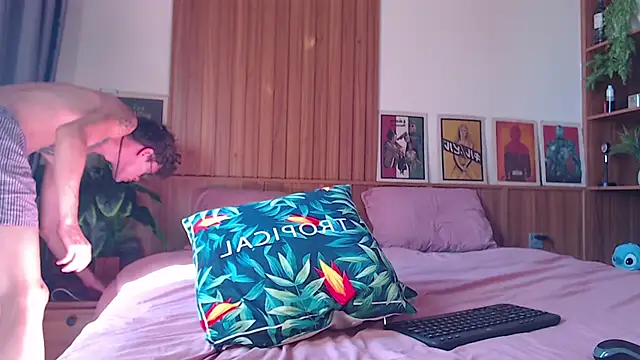 Snapshot of William_Henry_ chatting on June 2026 01:40:02 AM William Henry online show from June 2026 01:40:02 AM