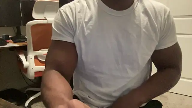 Snapshot of BodyandBBC chatting on November 2025 03:01:02 PM BodyandBBC online show from November 2025 03:01:02 PM