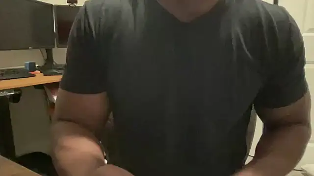 Snapshot of BodyandBBC chatting on November 2025 04:18:02 PM BodyandBBC online show from November 2025 04:18:02 PM