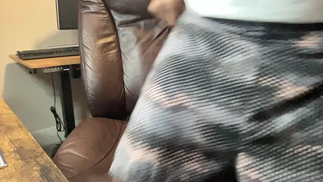 Snapshot of BodyandBBC chatting on February 2026 11:17:01 AM BodyandBBC online show from February 2026 11:17:01 AM