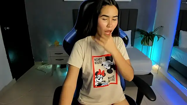 alessia leroy online show from March 2025 07:26:02 PM