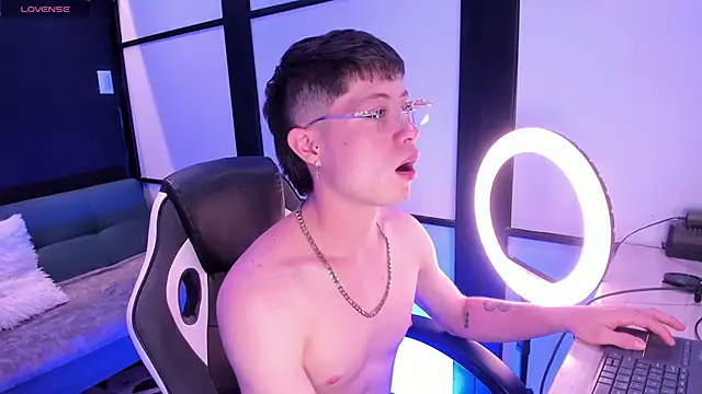 marcuscollins1  online show from October 2025 03:46:02 PM