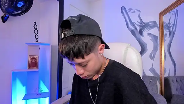 marcuscollins1  online show from June 2026 01:59:02 PM