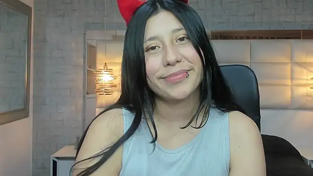 Nohemi louse online show from October 2025 07:13:01 PM