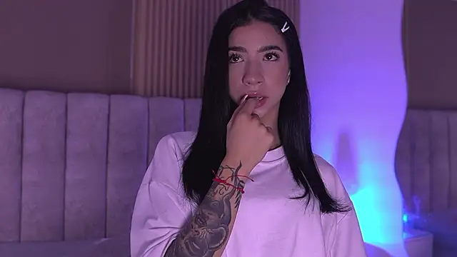 sara lopee1 online show from March 2026 12:00:01 PM