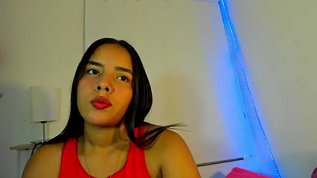 Snapshot of Roxy_Stonee chatting on December 2025 07:31:01 PM Roxy Stonee online show from December 2025 07:31:01 PM