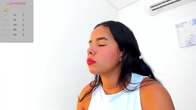 Snapshot of Roxy_Stonee chatting on February 2026 07:30:02 PM Roxy Stonee online show from February 2026 07:30:02 PM