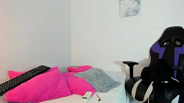 Snapshot of Roxy_Stonee chatting on February 2026 07:40:01 PM Roxy Stonee online show from February 2026 07:40:01 PM