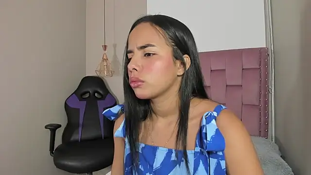 Snapshot of Roxy_Stonee chatting on February 2026 03:21:01 PM Roxy Stonee online show from February 2026 03:21:01 PM