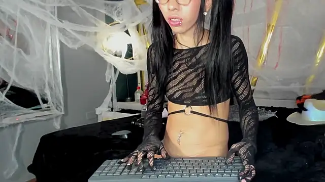 Mara Gonzalez online show from November 2025 01:11:01 PM