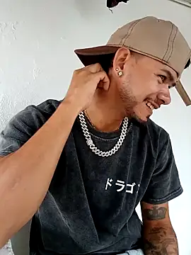 Niick01  online show from October 2025 07:42:02 PM