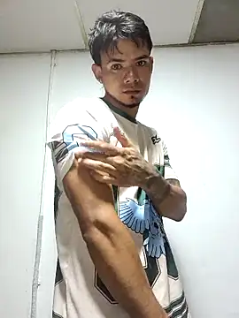 Niick01  online show from December 2025 12:05:02 AM