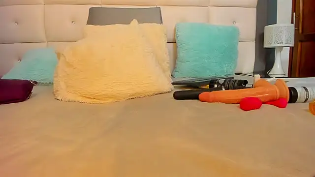 DayannaBronx online show from September 2025 08:30:02 PM