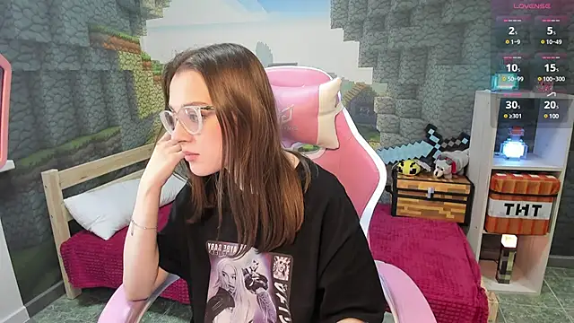 kaisajenner online show from February 2025 07:42:01 PM