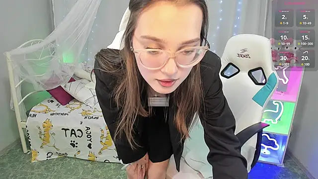 kaisajenner online show from February 2025 07:05:02 PM