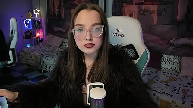 kaisajenner online show from February 2025 04:44:01 PM