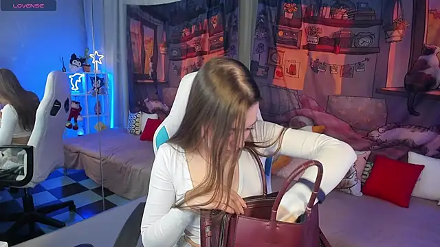 kaisajenner online show from December 2025 10:41:02 PM