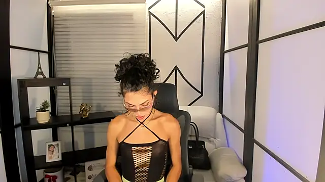 allicemackenzie online show from February 2025 06:24:01 AM